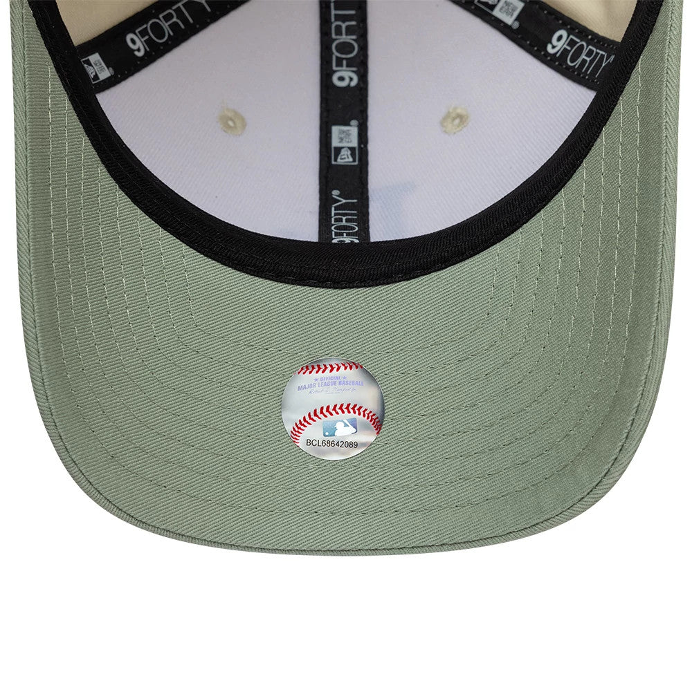 Pictured is this MLB Side Script LA Dodgers 9FORTY M-Crown cap in Cream. 6