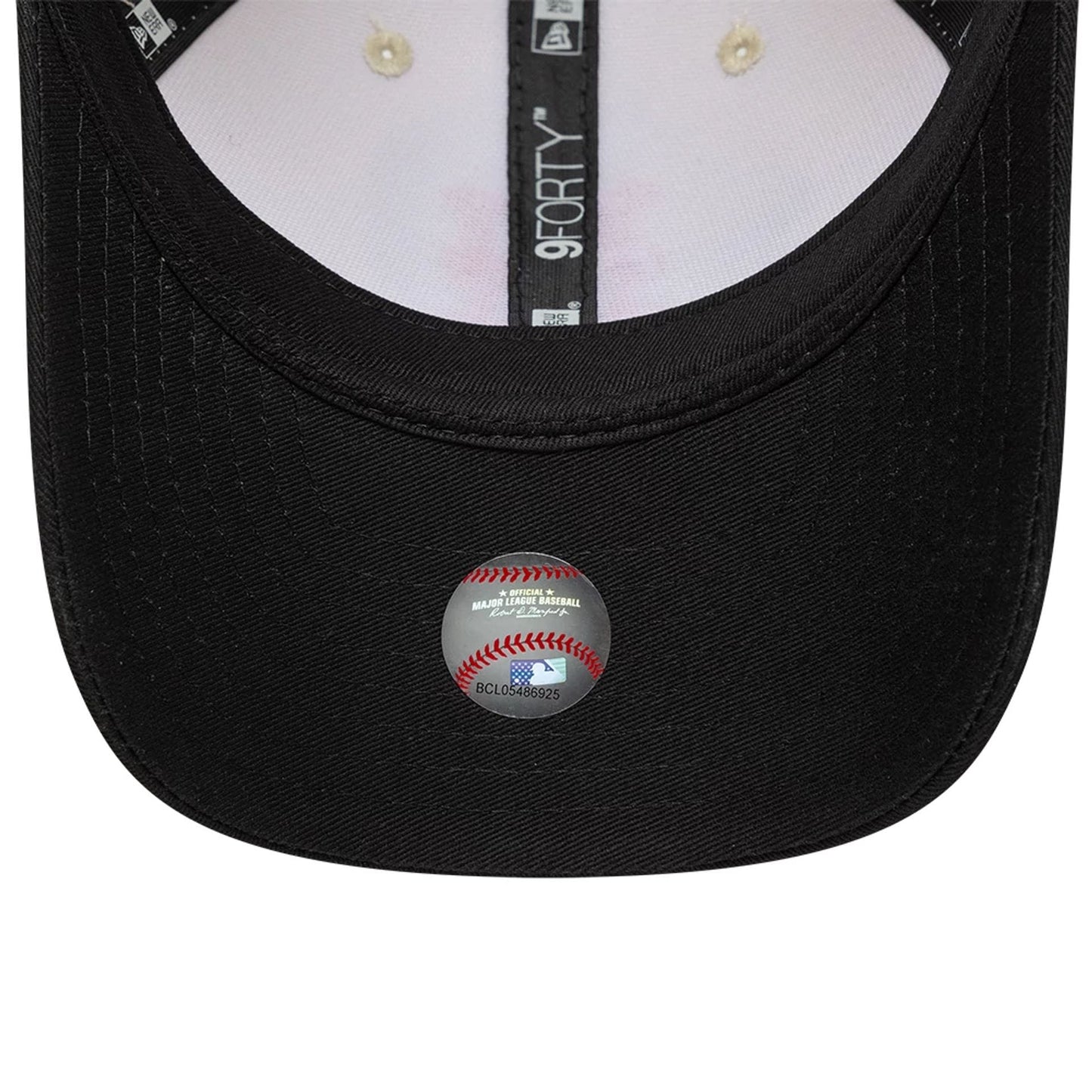 Pictured is this MLB Side Script New York Mets 9FORTY M-Crown cap in Cream. 6