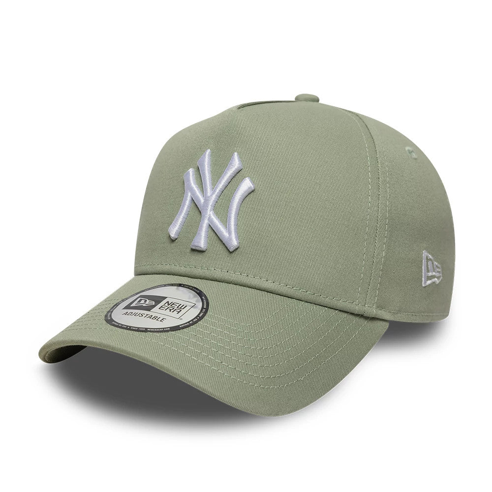 New York Yankees MLB League Essential Pastel Green New Era 9FORTY E-Frame Adjustable Cap, front view showing a white raised embroidered NY logo on the structured crown, with a curved visor featuring a 9FORTY size sticker.