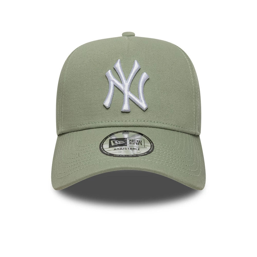 New York Yankees MLB League Essential Pastel Green New Era 9FORTY E-Frame Adjustable Cap, front view showing a white raised embroidered NY logo on the structured pastel green crown, with a matching curved visor and a 9FORTY size sticker on the top.