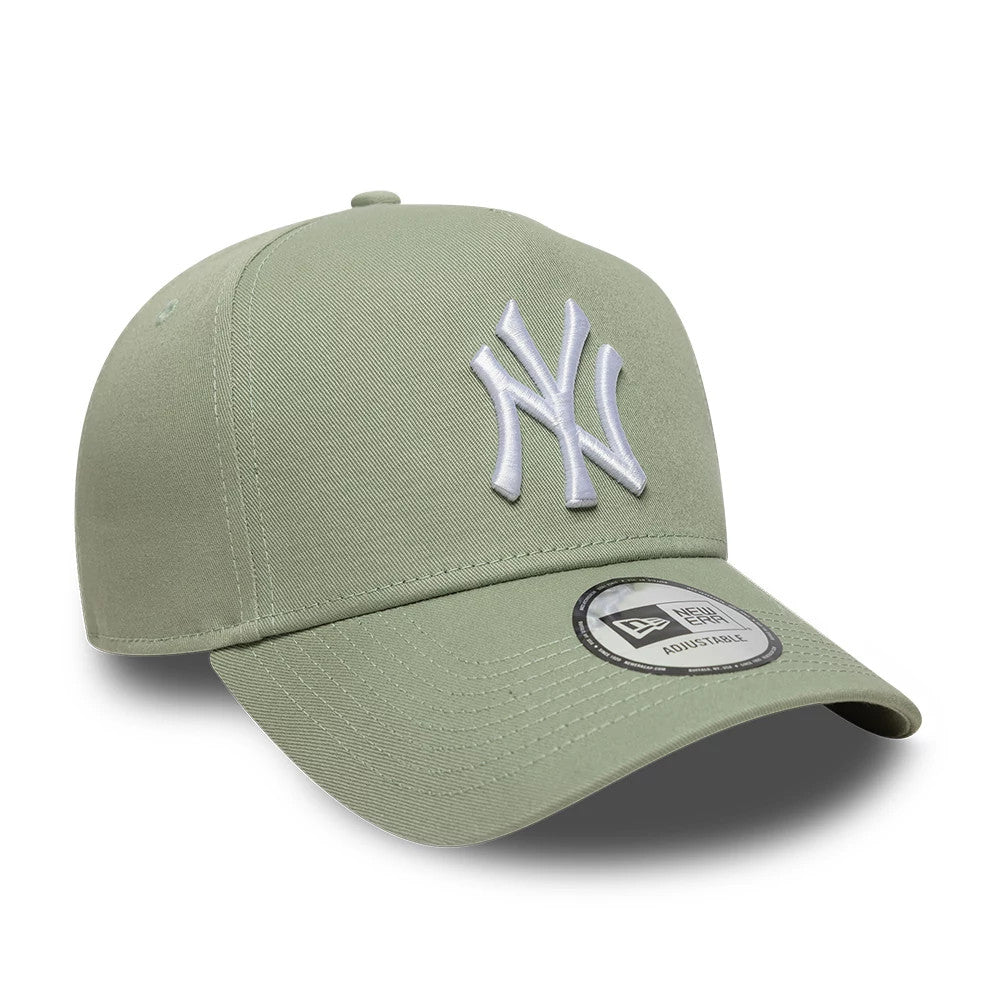 New York Yankees MLB League Essential Pastel Green New Era 9FORTY E-Frame Adjustable Cap, front view showing the white raised embroidered NY logo on the structured pastel green crown, with a matching curved visor and 9FORTY size sticker.