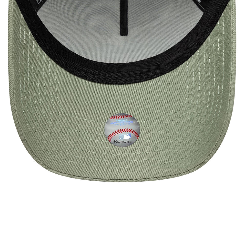 Pictured is this MLB League Essential New York Yankees 9FORTY E-Frame cap in pastel green. 5