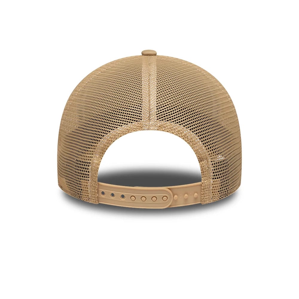 Pictured is this NBA LA Lakers 9FORTY M-Crown A-Frame Trucker cap in Beige. 4
