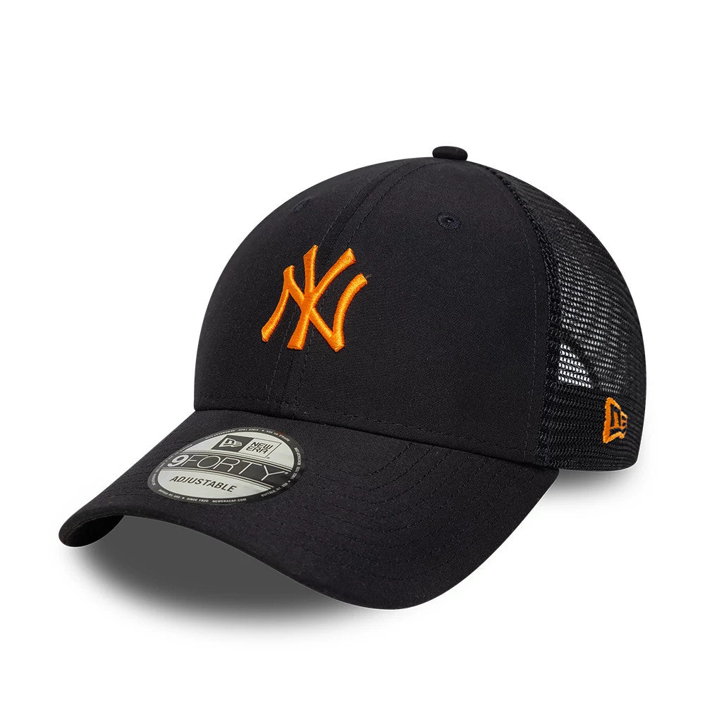 Pictured is this MLB Homefield New York Yankees 9FORTY Trucker cap in Black. 1