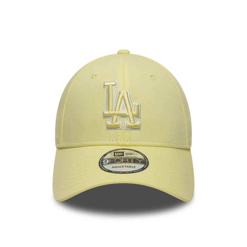 LA Dodgers MLB Team Outline Pastel Yellow New Era 9FORTY Adjustable Cap, front view showing the white embroidered LA logo on the structured pastel yellow crown, with a curved visor and a 9FORTY size sticker on the visor.
