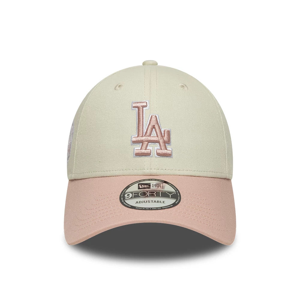 Pictured is this MLB World Series Patch LA Dodgers 9FORTY cap in light beige. 2