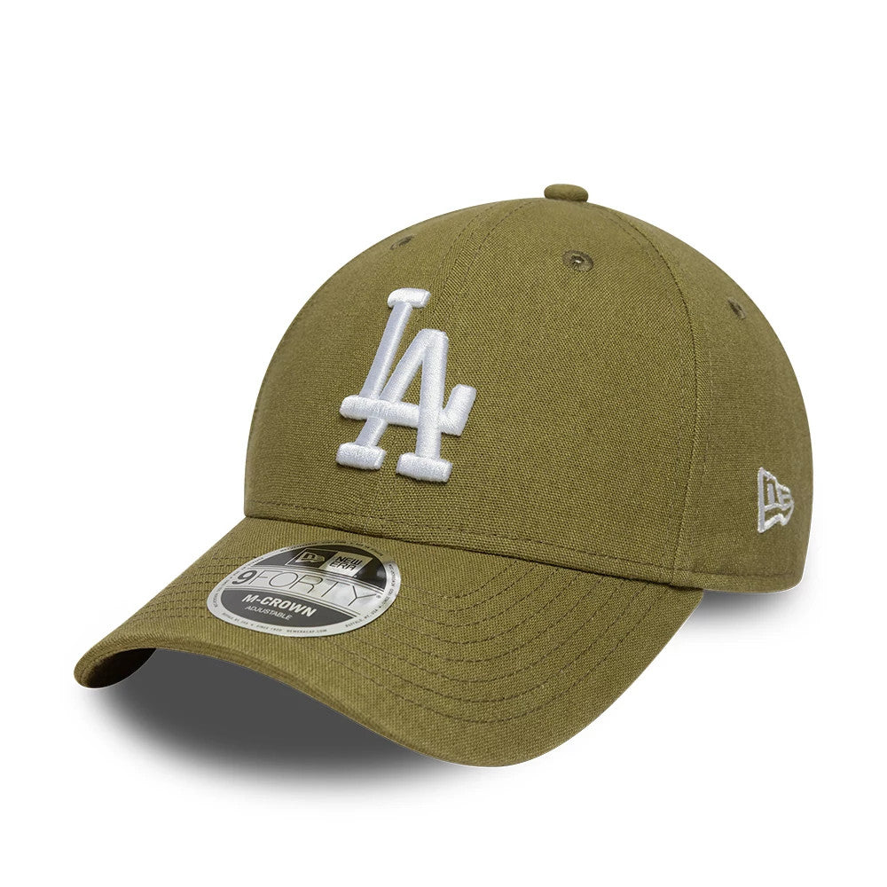 LA Dodgers MLB Linen Dark Green New Era 9FORTY M-Crown Adjustable Cap, three-quarter view showing the white raised embroidered LA logo on the front panel, a curved dark green visor with the 9FORTY size sticker.