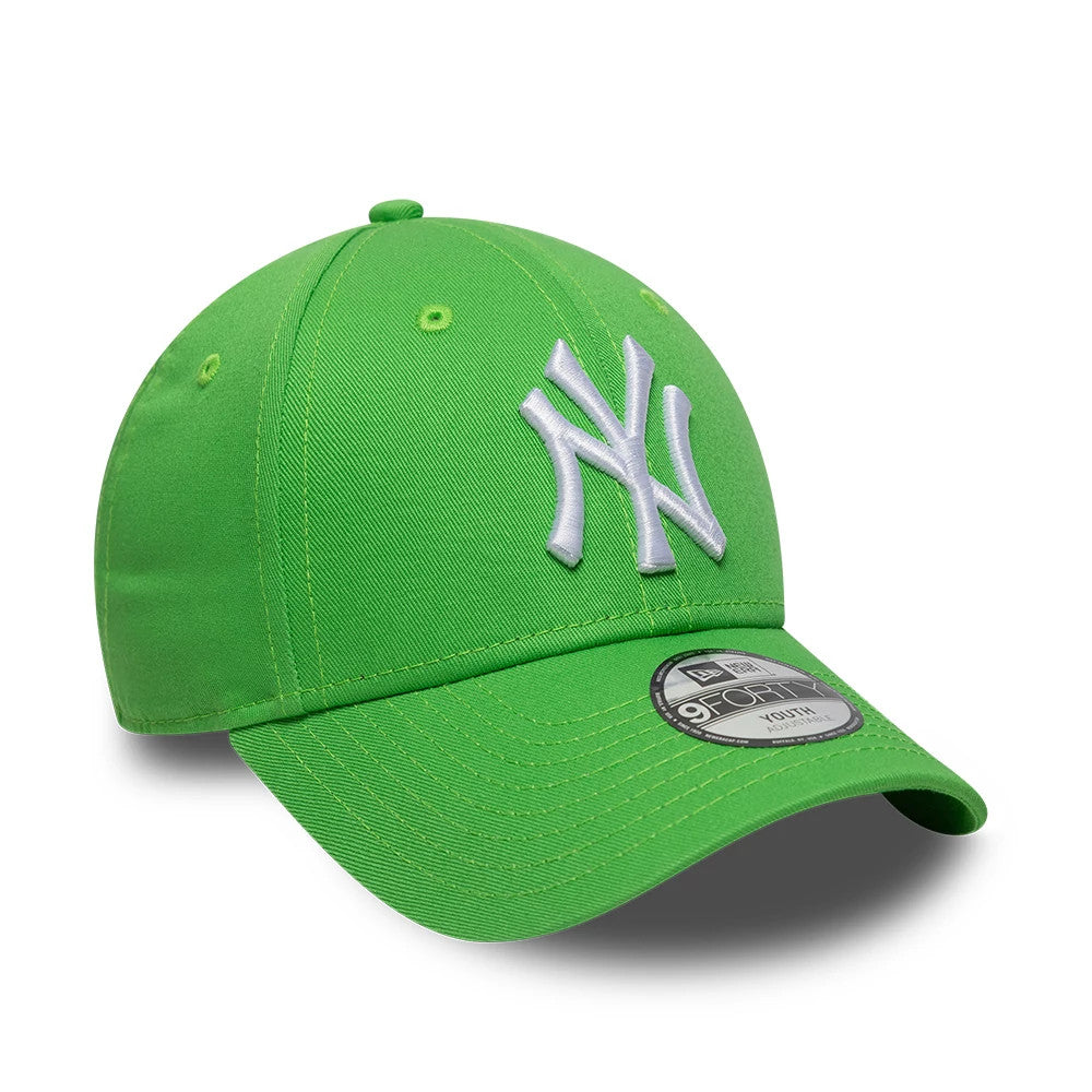New York Yankees MLB League Essential Open Green New Era 9FORTY Adjustable Cap, three-quarter view showing the white raised embroidery NY logo on the front panel, curved green visor, and a 9FORTY size sticker on the top of the visor.