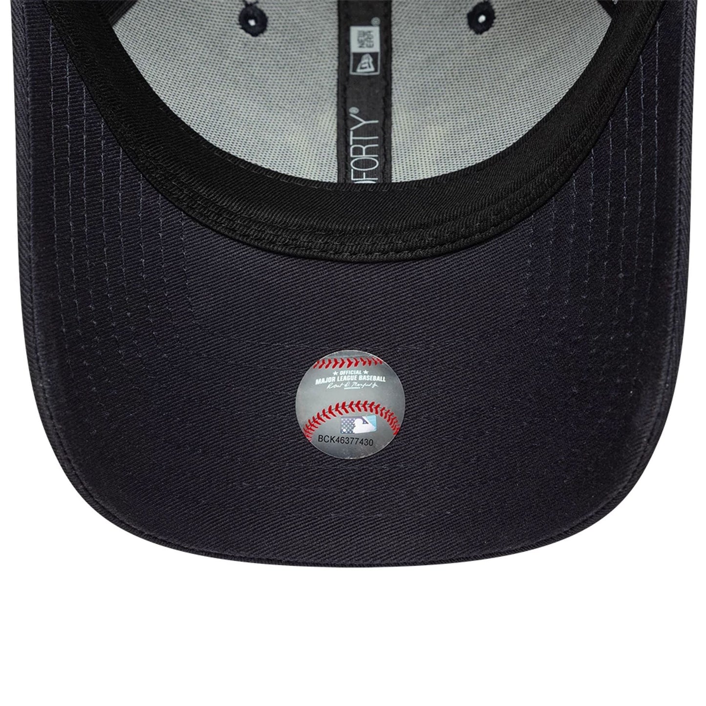 Pictured is this MLB League Essential New York Yankees 9FORTY cap in navy. 5