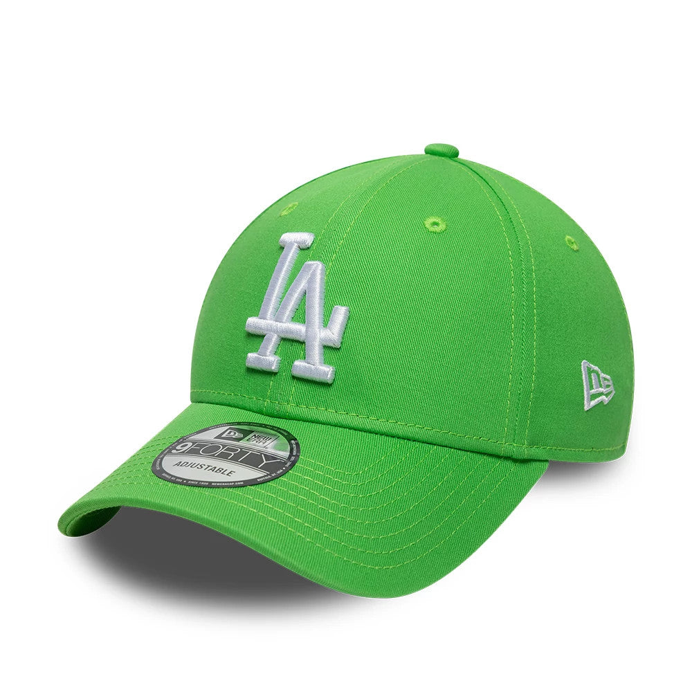 LA Dodgers MLB League Essential Open Green New Era 9FORTY Adjustable Cap, three-quarter view showing the raised white embroidered LA logo on the front panel, curved green visor with a 9FORTY size sticker.