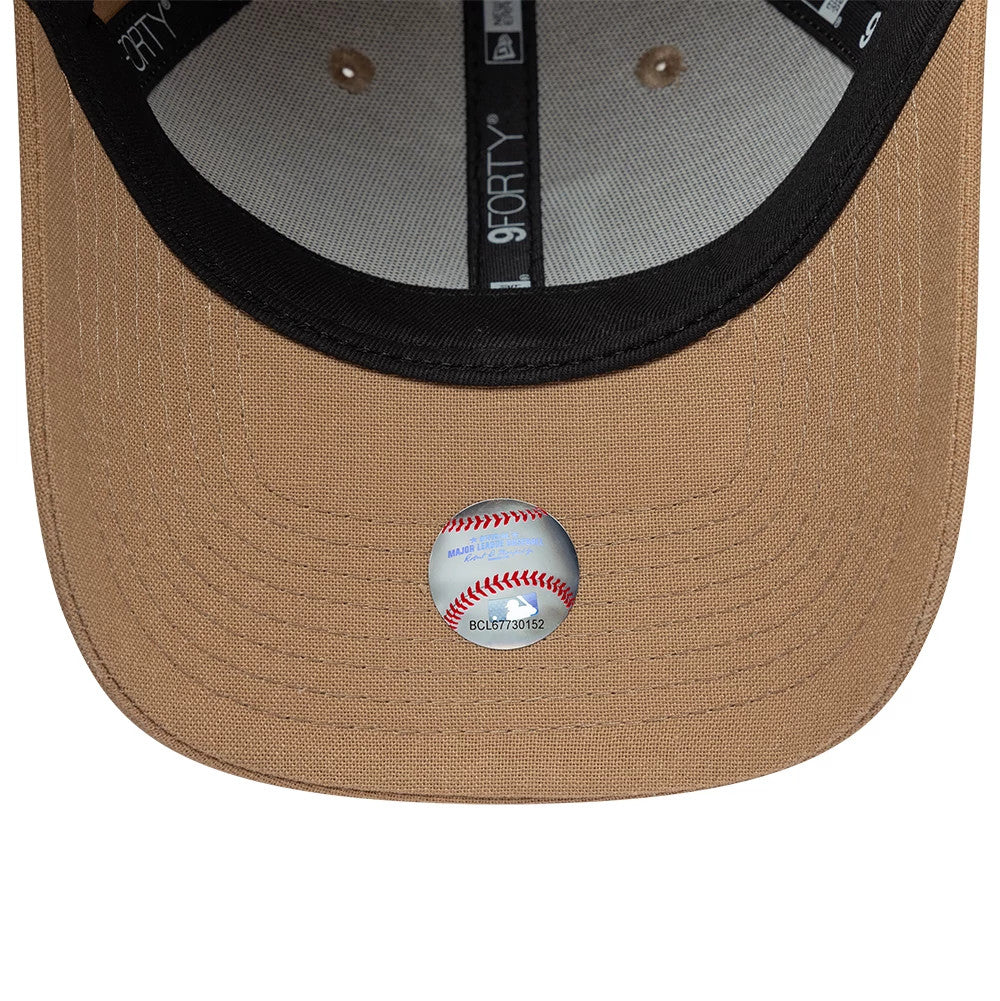 Pictured is this Womens MLB Linen LA Dodgers 9FORTY cap in Dark Beige. 5