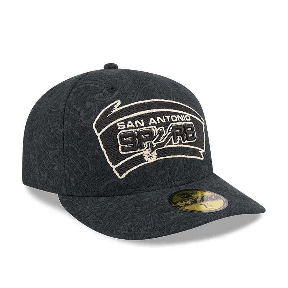 Pictured is this NBA Brushed Cotton San Antonio Spurs 59FIFTY Fitted cap in black. 4