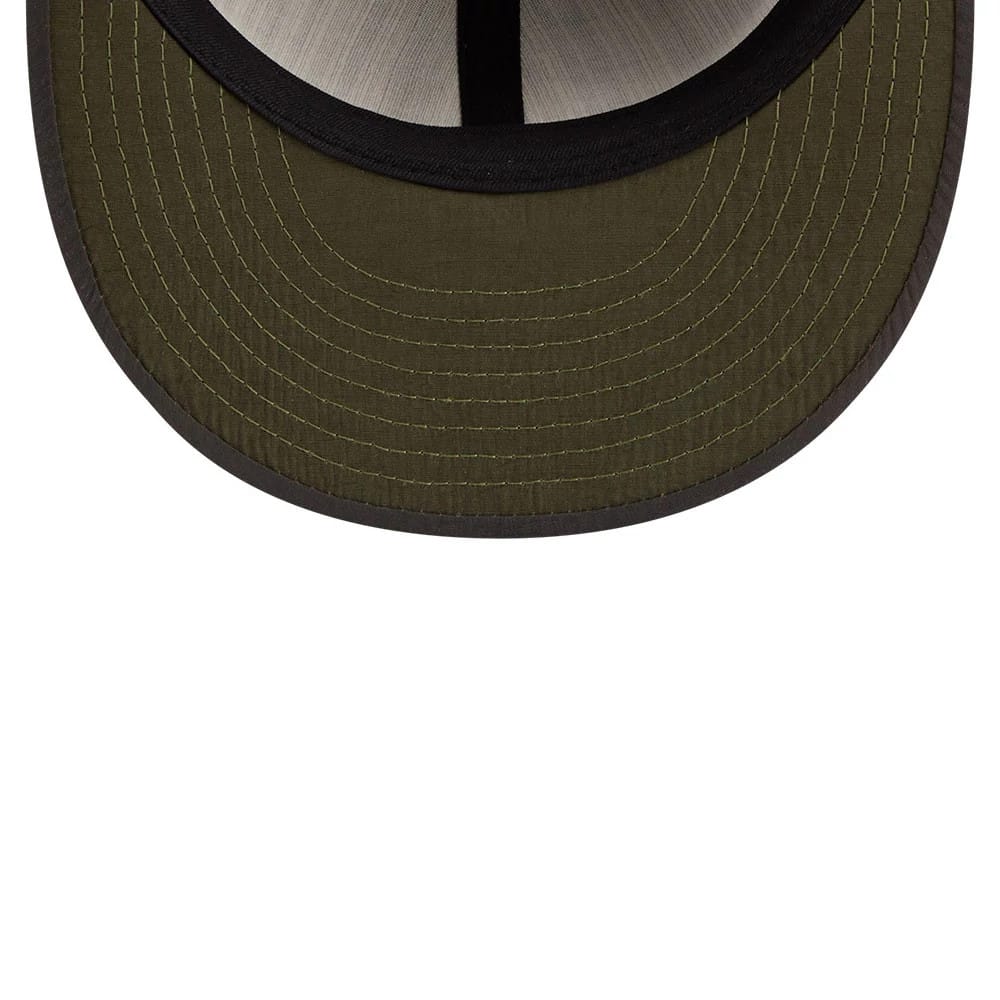 Pictured is this MLB Nylon New York Mets Retro Crown 9FIFTY cap in black. 3