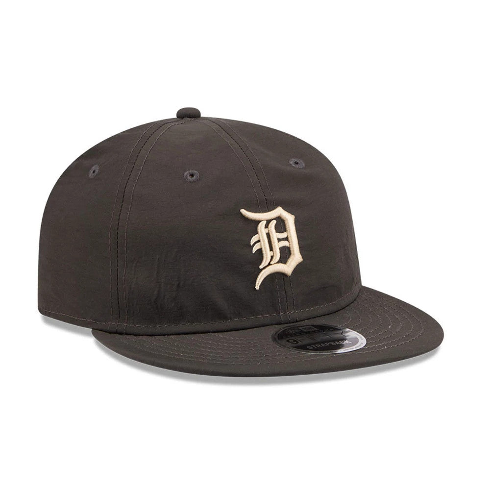 Detroit Tigers MLB Nylon Black Retro Crown New Era 9FIFTY Adjustable Cap, three-quarter view showing the cream embroidered D logo on the front panel, with a flat black visor and a 9FIFTY size sticker, featuring embroidered eyelets and a top button.