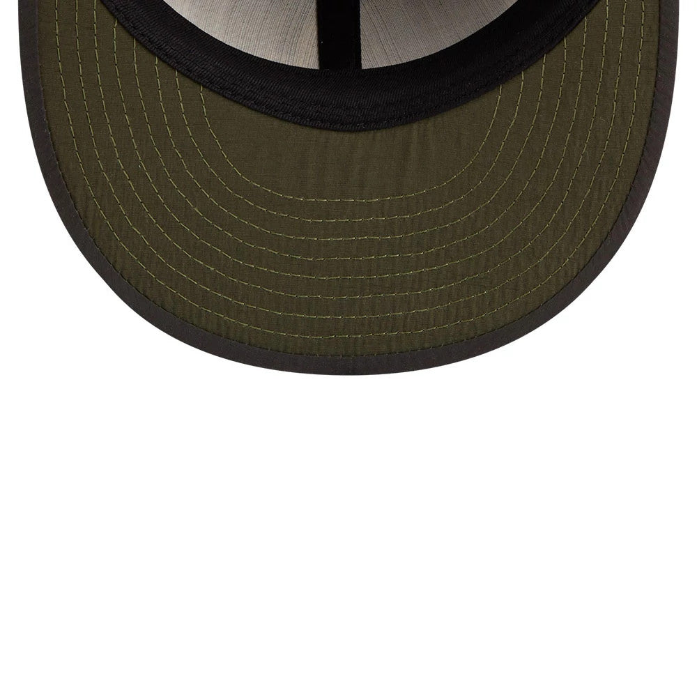 Pictured is this MLB Nylon Chicago White Sox Retro Crown 9FIFTY cap in black. 7