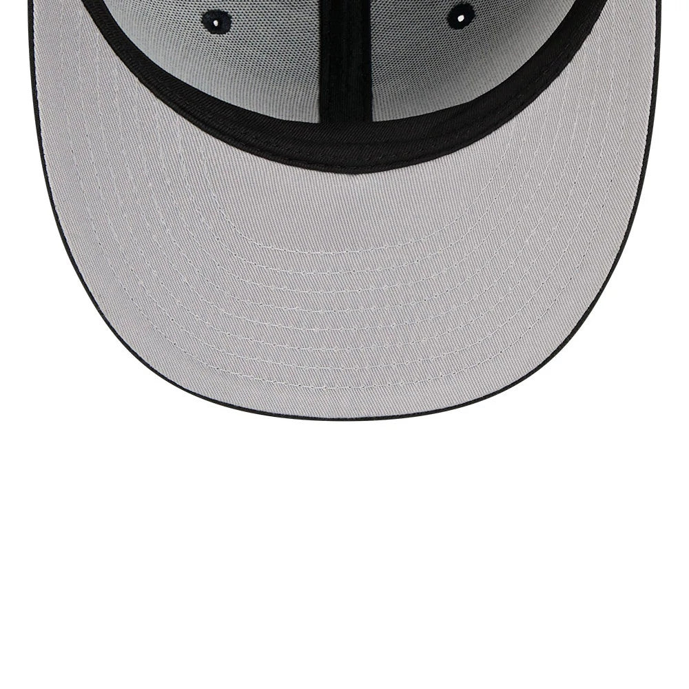 New York Mets MLB Tweedy Cotton Black New Era 59FIFTY Fitted Cap, inside view showing a grey undervisor, black interior taping lining the seams, and a dark sweatband creating a contrast with the light interior fabric.