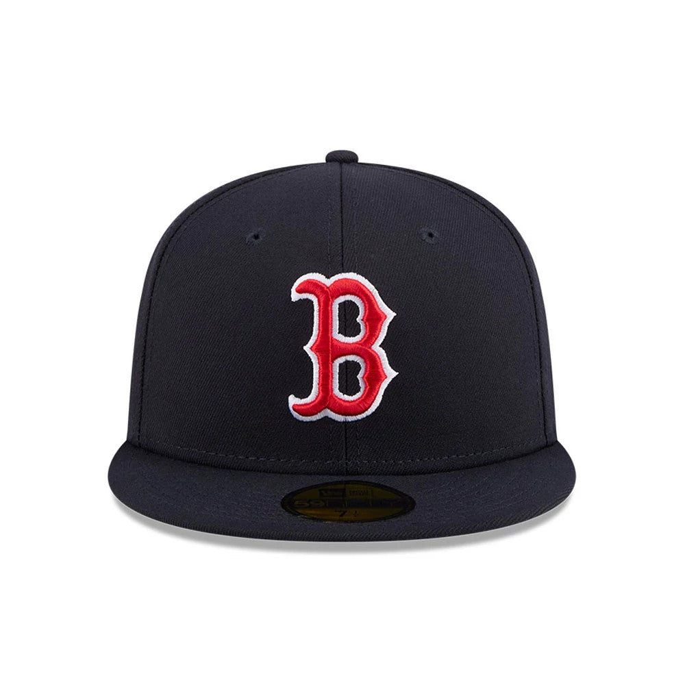 Boston Red Sox MLB Jackie Robinson Navy New Era 59FIFTY Fitted Cap, front view showing the red and white embroidered B logo on the structured navy crown, with a navy flat visor and a gold 59FIFTY size sticker on the top.
