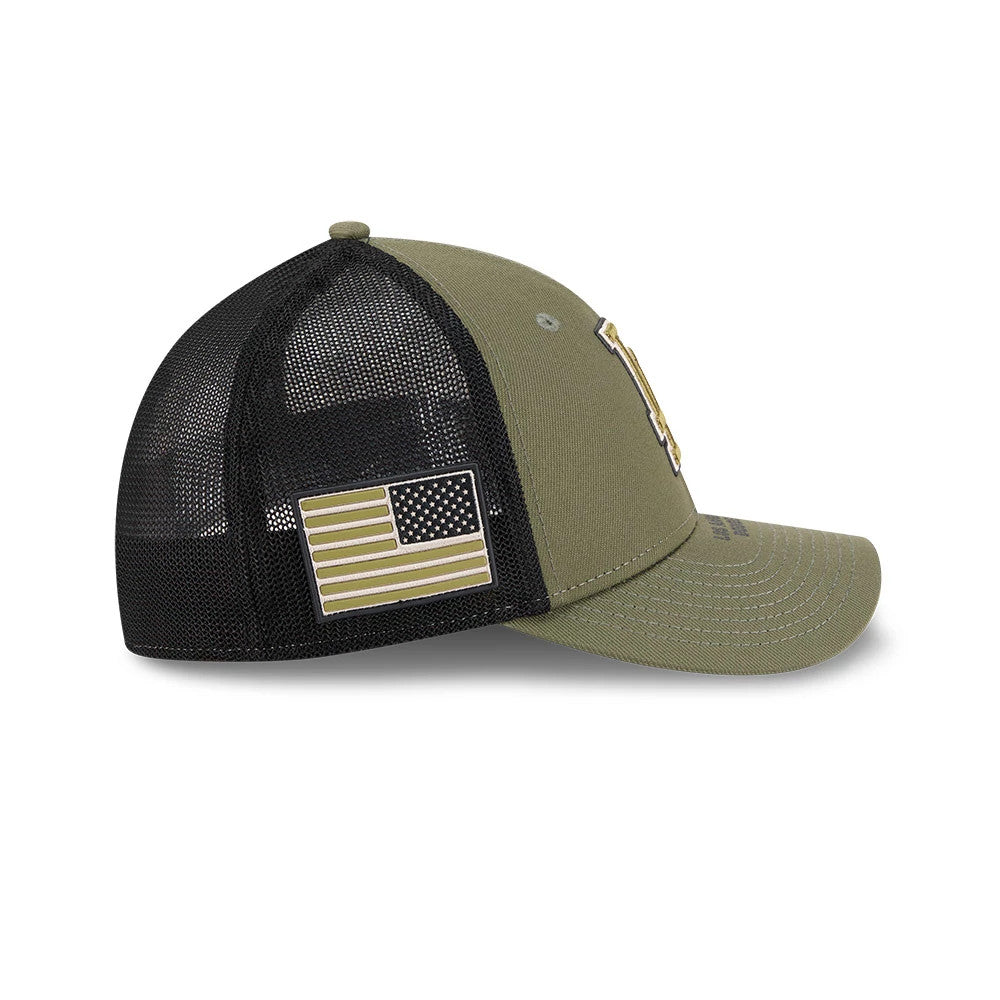 LA Dodgers MLB Armed Forces Day 2026 Green New Era 39THIRTY M-Crown Stretch Fit Cap, side view showing a golden American flag patch on the black mesh panel, a structured green crown, and curved visor with stitching.