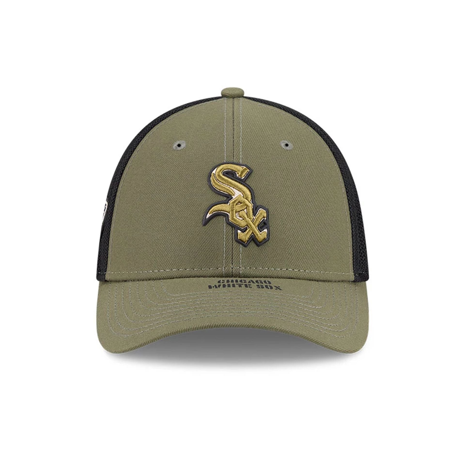 Pictured is this MLB Armed Forces Day 2026 Chicago White Sox 39THIRTY M-Crown Stretch Fit cap in green. 2