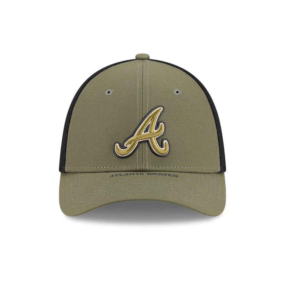 Pictured is this MLB Armed Forces Day 2026 Atlanta Braves 39THIRTY M-Crown Stretch Fit cap in green. 2