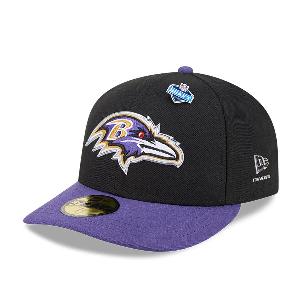 Baltimore Ravens NFL Draft 2026 Black New Era 59FIFTY Fitted Cap, front view showing the raised embroidered Ravens logo on the front panel, complemented by a purple visor and a 59FIFTY size sticker, with the NFL Draft badge above.