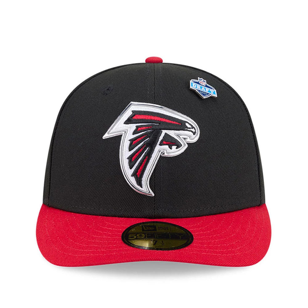 Atlanta Falcons NFL Draft 2026 Black New Era 59FIFTY Fitted Cap, front view showing the raised embroidered Falcons logo in red and white on the black front panel, with a blue NFL Draft badge on the right.