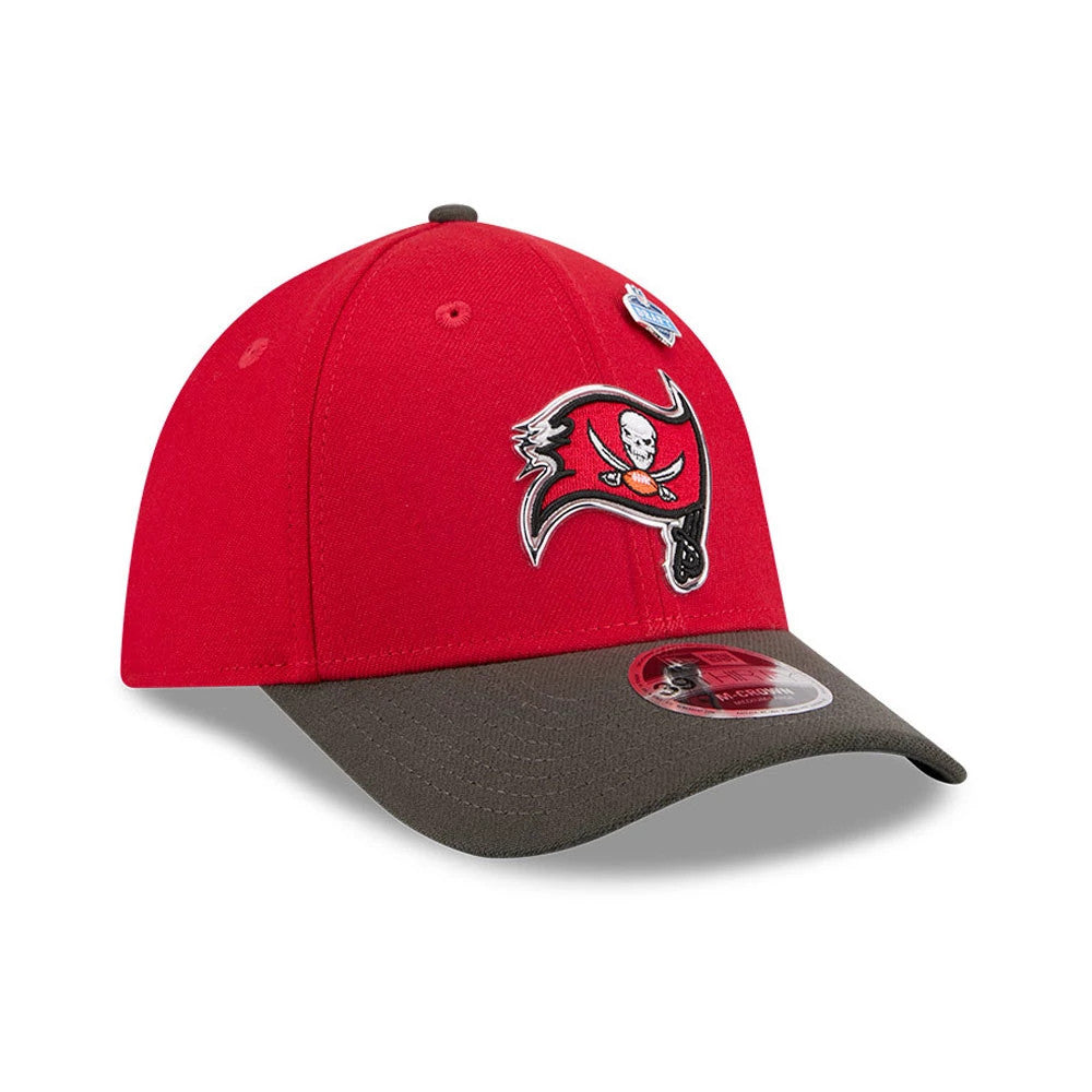 Pictured is this NFL Draft 2026 Tampa Bay Buccaneers 39THIRTY M-Crown Stretch Fit cap in red. 4