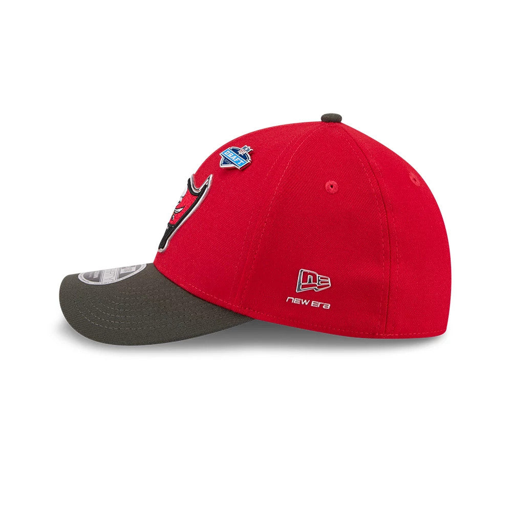 Pictured is this NFL Draft 2026 Tampa Bay Buccaneers 39THIRTY M-Crown Stretch Fit cap in red. 5