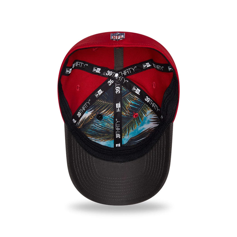 Tampa Bay Buccaneers NFL Draft 2026 Red New Era 39THIRTY M-Crown Stretch Fit Cap, inside view showing palm tree patterned undervisor, black 39THIRTY taping with multiple logos, and red cap lining with a black sweatband.