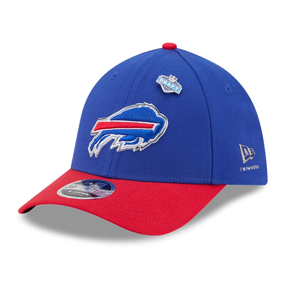Buffalo Bills NFL Draft 2026 Blue New Era 39THIRTY M-Crown Stretch Fit Cap, three-quarter view showing the raised embroidered Buffalo Bills logo on the front panel, NFL Draft badge on the blue crown, and red curved visor with a 39THIRTY size sticker.