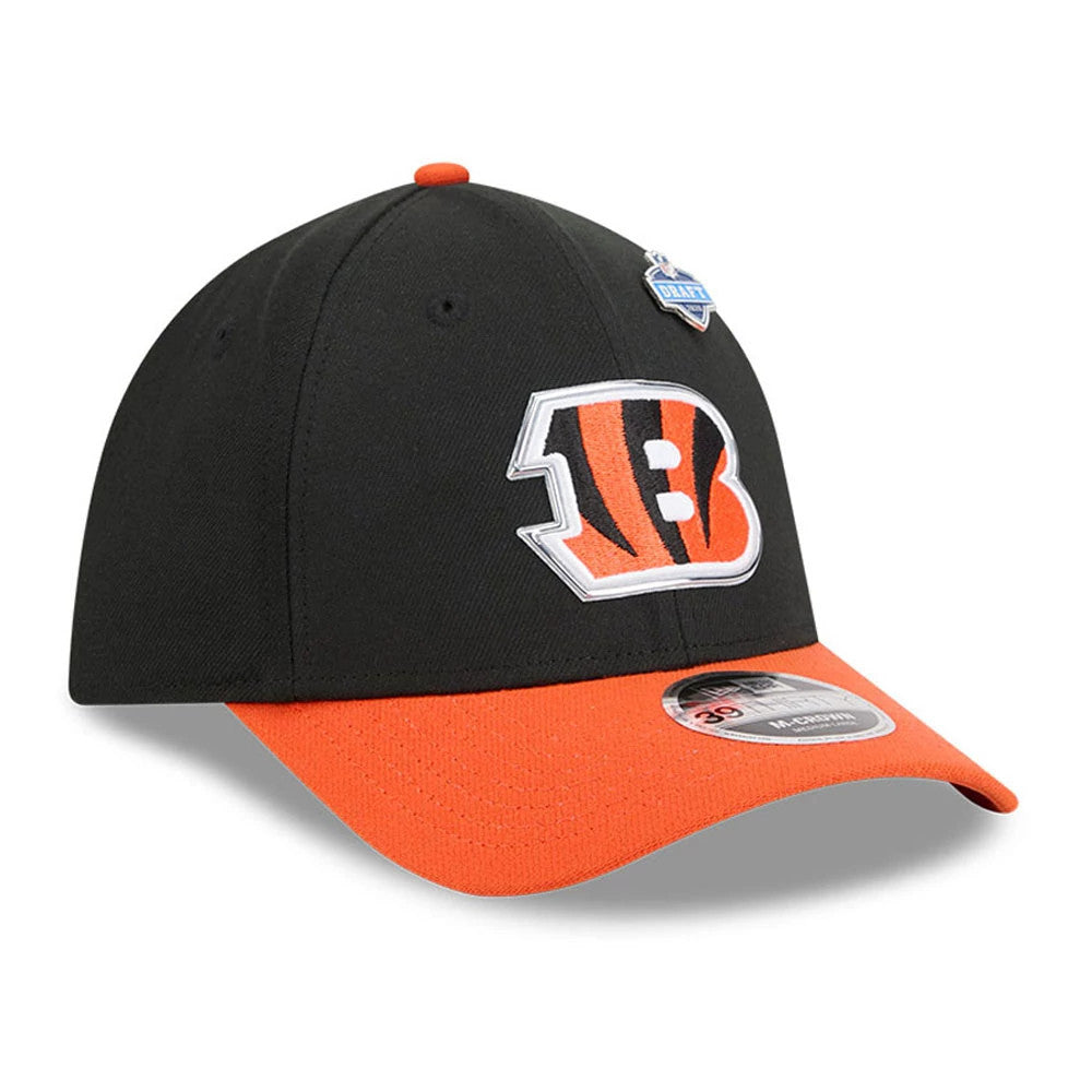 Pictured is this NFL Draft 2026 Cincinnati Bengals 39THIRTY M-Crown Stretch Fit cap in black. 4