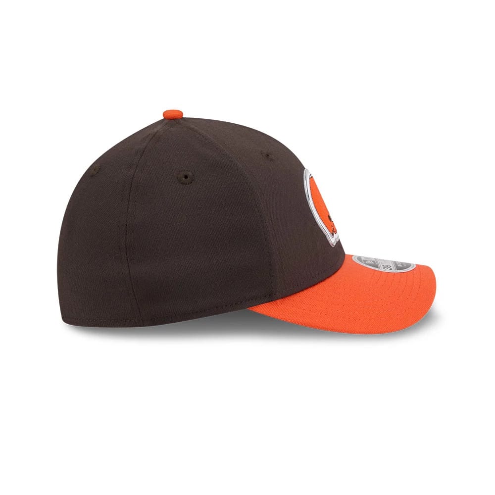 Pictured is this NFL Draft 2026 Cleveland Browns 39THIRTY M-Crown Stretch Fit cap in dark brown. 7