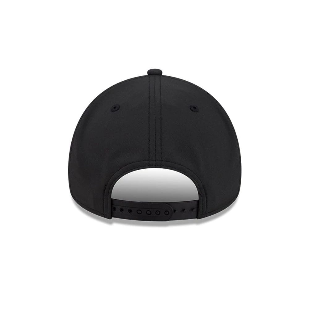 Pictured is this NFL Quickstrike Raiders 9FORTY Apex cap in black. 4