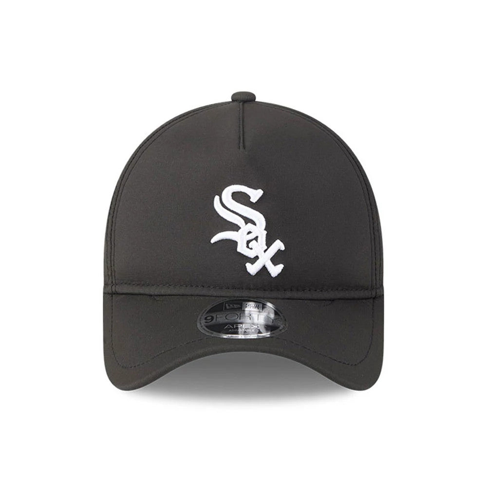 Chicago White Sox MLB Quickstrike Black New Era 9FORTY Apex Adjustable Cap, front view showing the raised white embroidered Sox logo on the structured black crown, with a curved visor and a 9FORTY size sticker on the visor.
