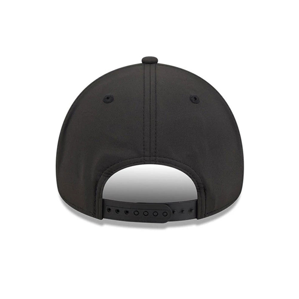 Pictured is this MLB Quickstrike Chicago White Sox 9FORTY Apex cap in black. 4