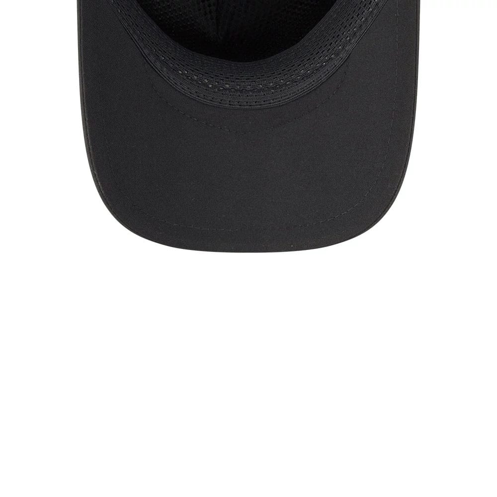 Pictured is this MLB Quickstrike Core New York Yankees 9FORTY Apex cap in black. 7