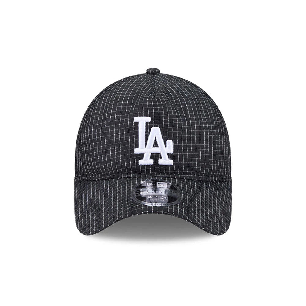 LA Dodgers MLB Quickstrike Black New Era 9FORTY Apex Adjustable Cap, front view showing the white embroidered LA logo on the structured black crown with a grid pattern, and a 9FORTY size sticker on the black curved visor.