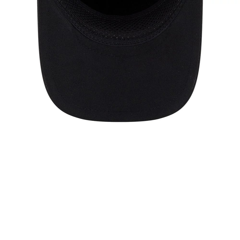 Pictured is this MLB Quickstrike Chicago White Sox 9FORTY Apex cap in black. 7