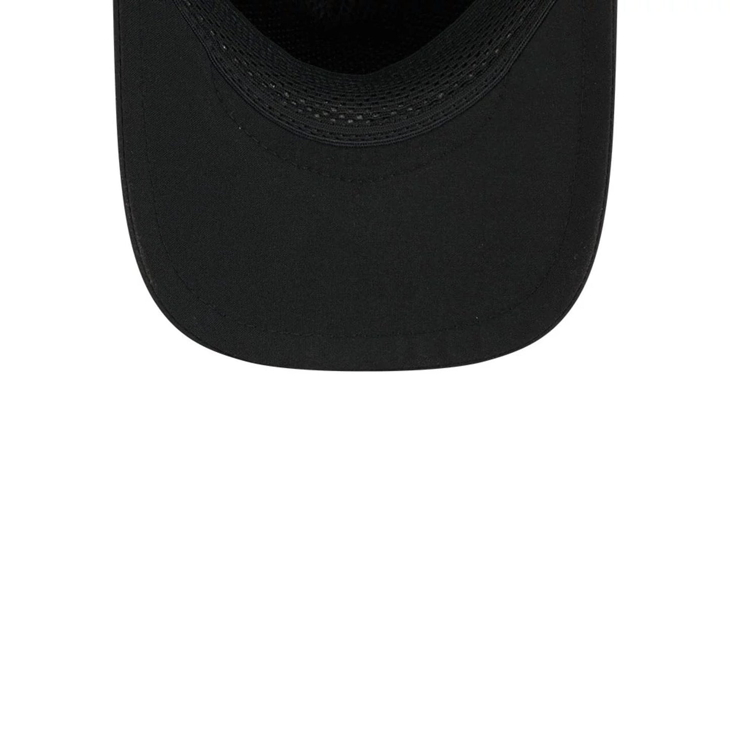 Pictured is this MLB Quickstrike Chicago White Sox 9FORTY Apex cap in black. 7
