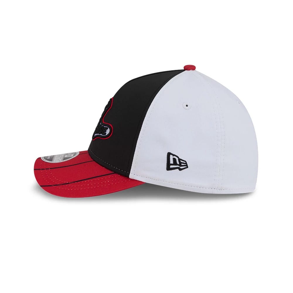 Pictured is this MLB City Connect Chicago White Sox 39THIRTY M-Crown A-Frame Stretch Fit cap in black. 7