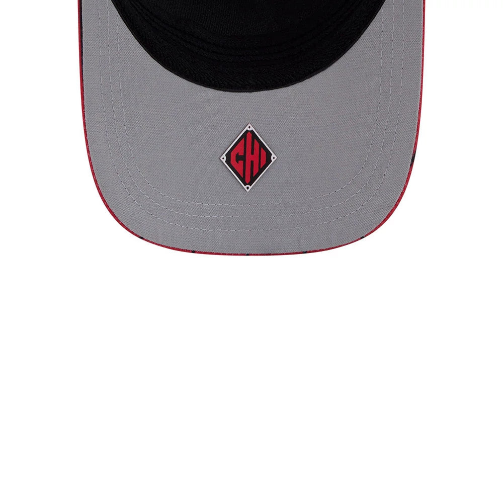 Pictured is this MLB City Connect Chicago White Sox 39THIRTY M-Crown A-Frame Stretch Fit cap in black. 2