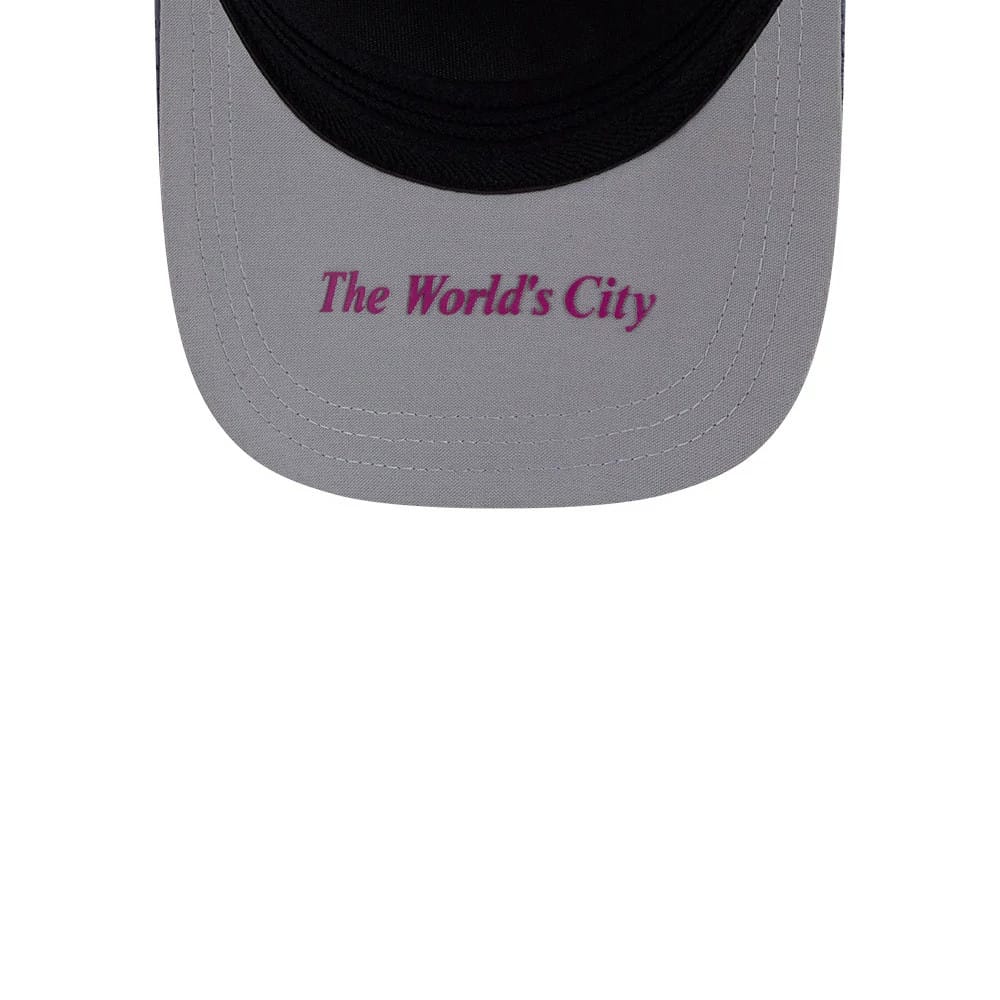 Pictured is this MLB City Connect New York Mets 39THIRTY M-Crown A-Frame Stretch Fit cap in Black. 2