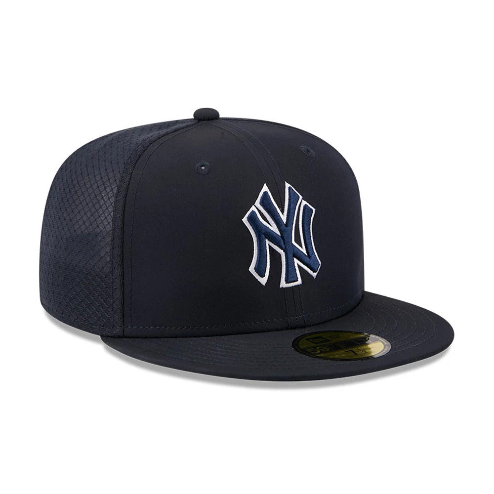 Pictured is this MLB Batting Practice 2026 New York Yankees 59FIFTY Fitted cap in navy. 3