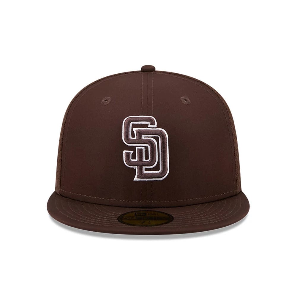 Pictured is this MLB Batting Practice 2026 San Diego Padres 59FIFTY Fitted cap in dark brown. 2