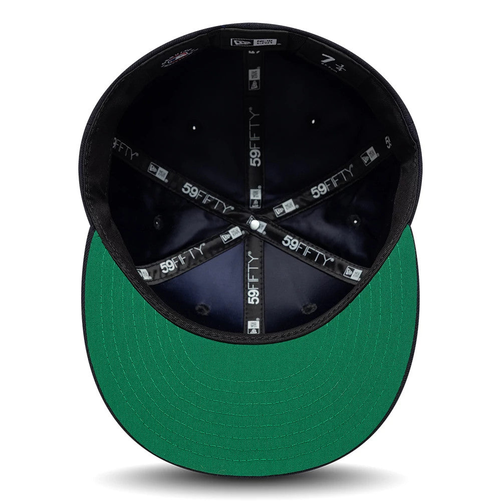 Pictured is this MLB Sidepatch New York Yankees 59FIFTY Fitted cap in navy. 2