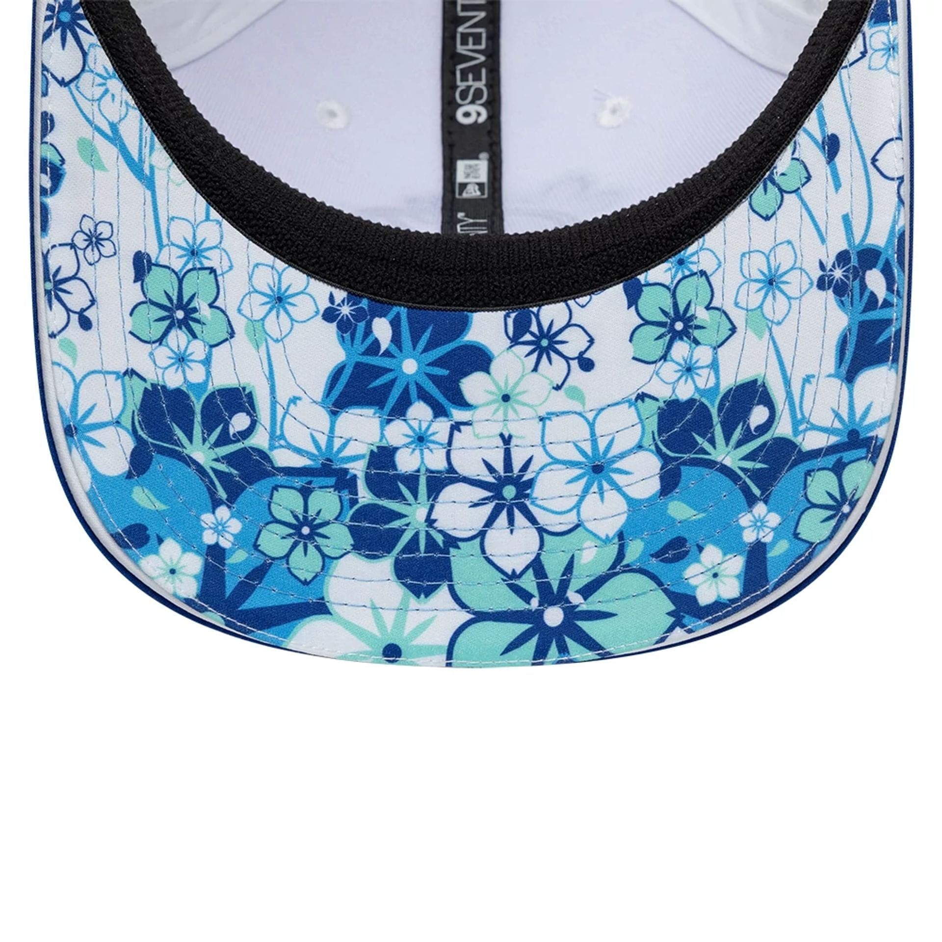 Pictured is this Japan Race Special TGR Haas F1 9SEVENTY Stretch Snap cap in white. 2