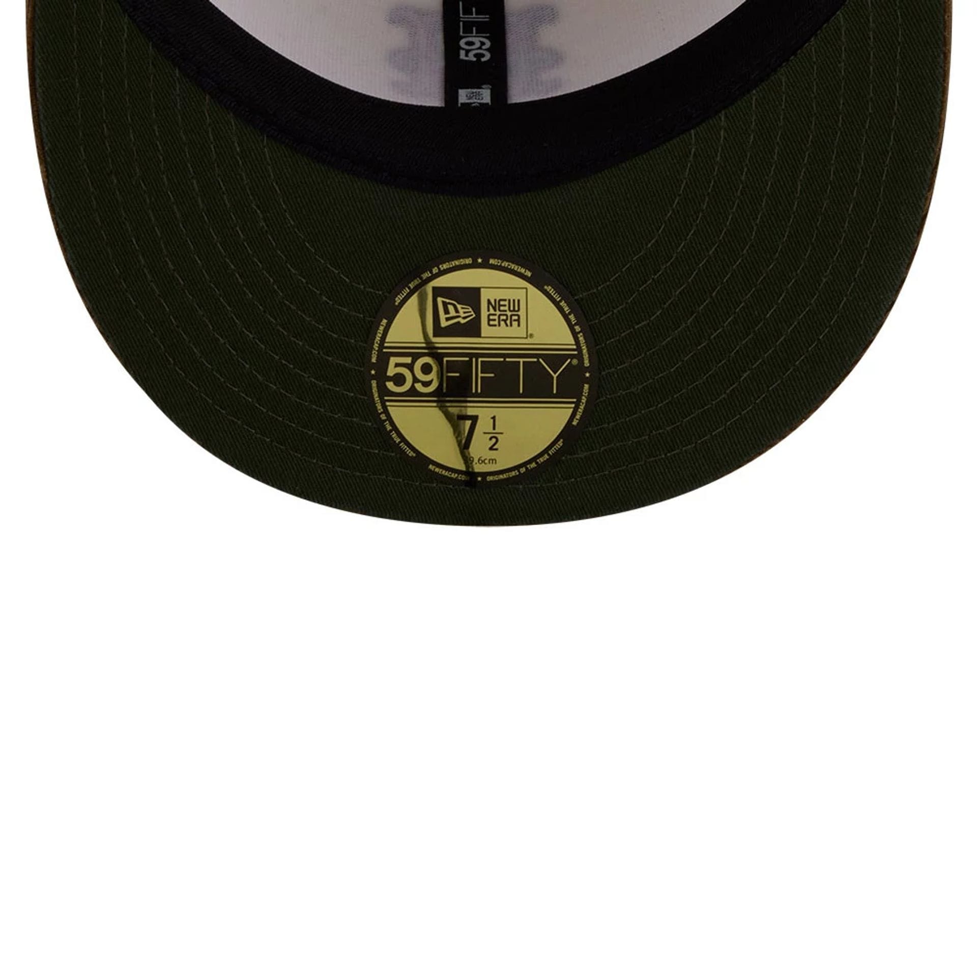 Pictured is this MLB Cord Visor New York Mets 59FIFTY Fitted cap in white. 2