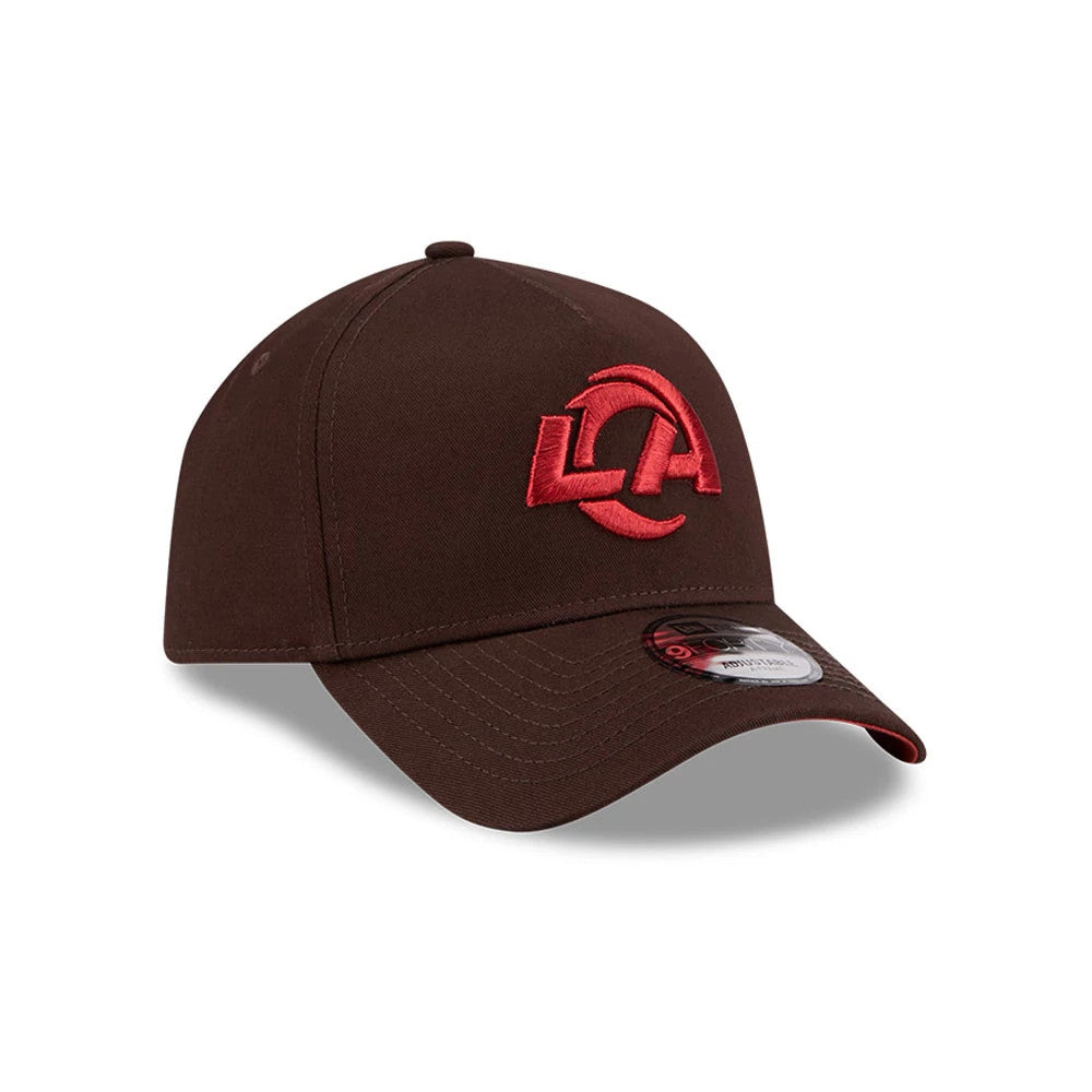 LA Rams NFL Choc Cherry Dark Brown New Era 9FORTY A-Frame Adjustable Cap, three-quarter view showing the red raised embroidered LA logo on the structured dark brown crown, with a curved visor and a 9FORTY size sticker.