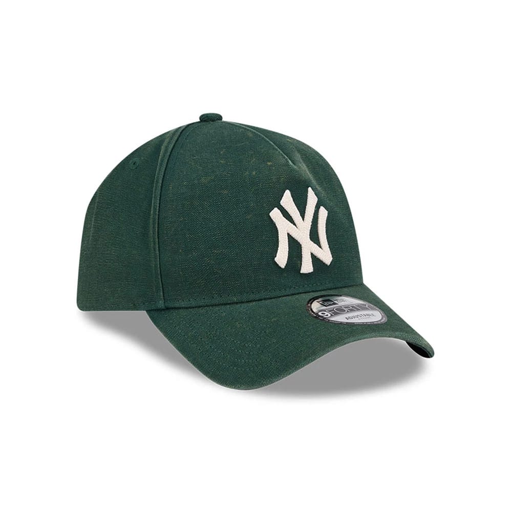Pictured is this MLB Washed Canvas New York Yankees 9FORTY A-Frame cap in dark green. 3
