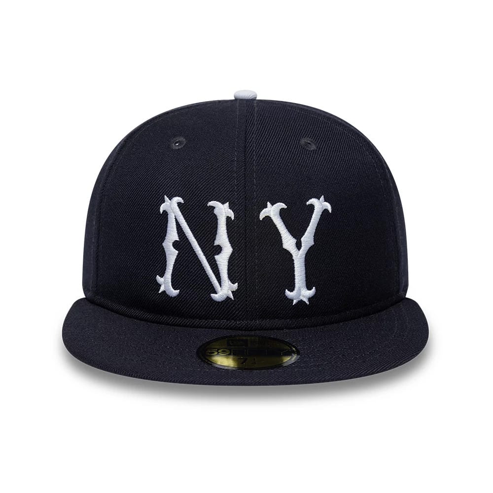 Pictured is this MLB Cooperstown New York Highlanders 59FIFTY Fitted cap in navy. 3